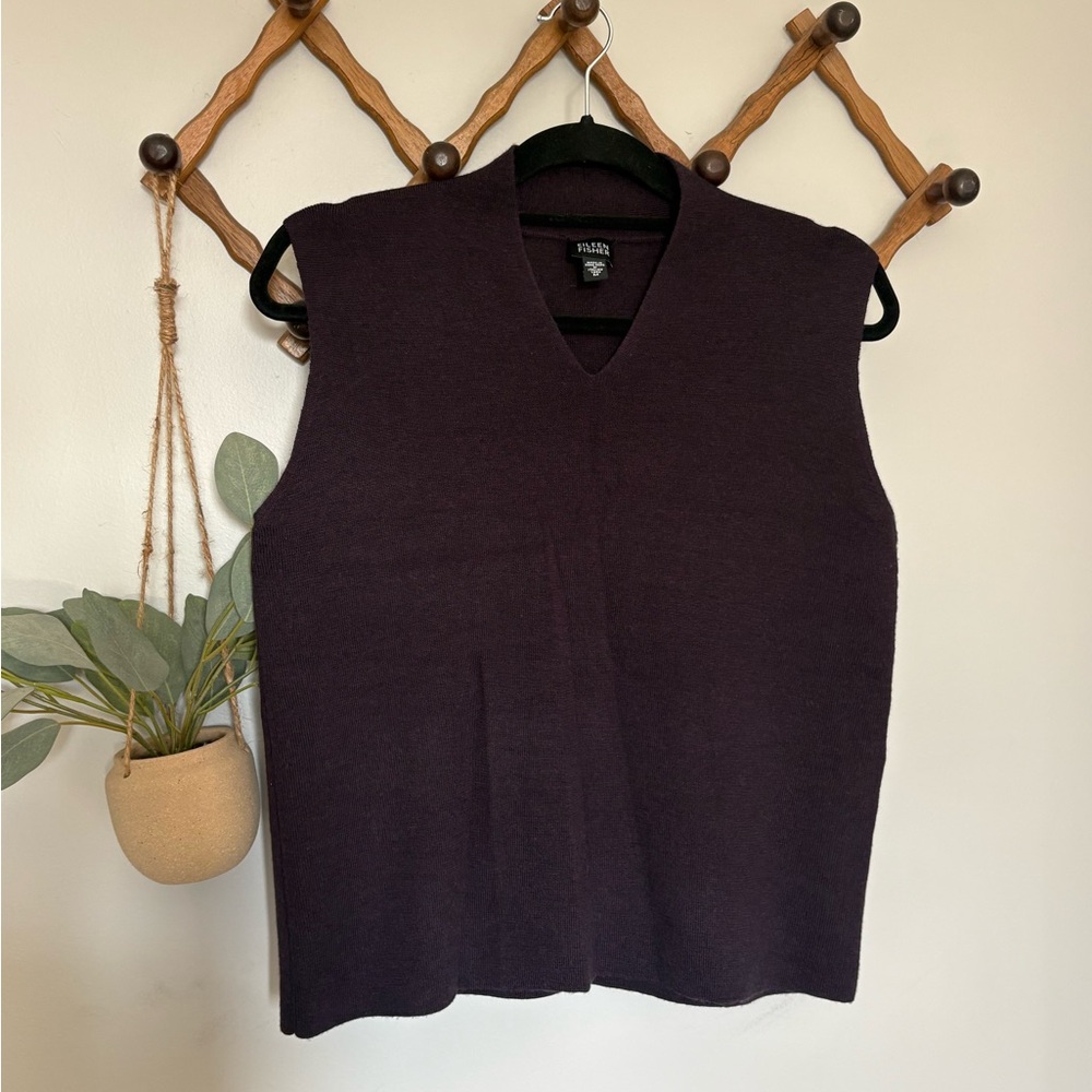 Eileen Fisher merino wool v neck sleeveless sweater